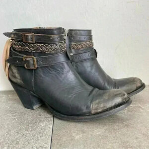 IDYLLWIND Runaway Booties Fringed Concho Distressed Carbon Leather Size 8.5B